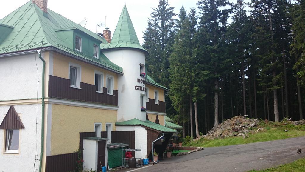 Hotel Gradl Zelezna Ruda Exterior photo